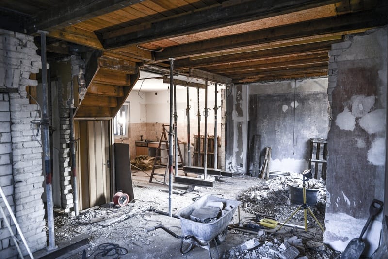 Entkernung vor der Kernsanierung – Hässler Renovierung